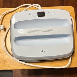 Cricut EasyPress in Soft Blue